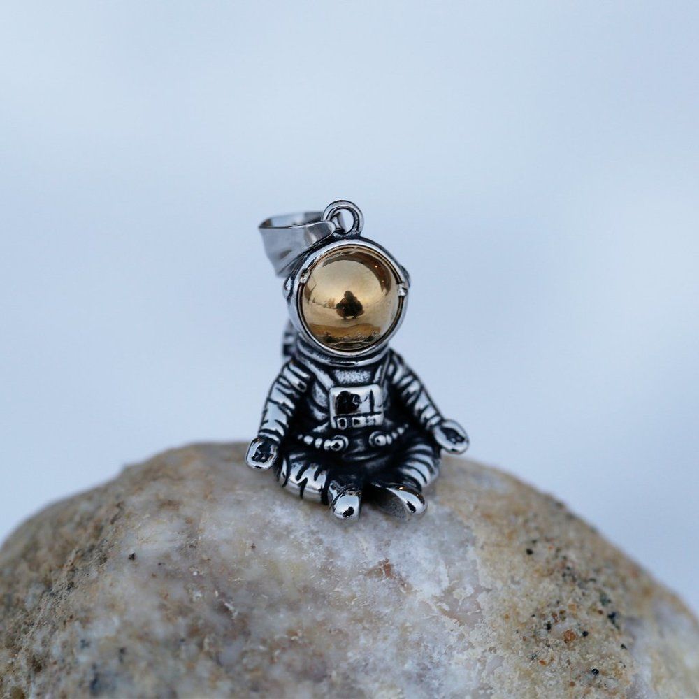Astronaut Pendant Necklace for Men Women Space Explorer Solid Stainless Steel - Picture 2 of 7